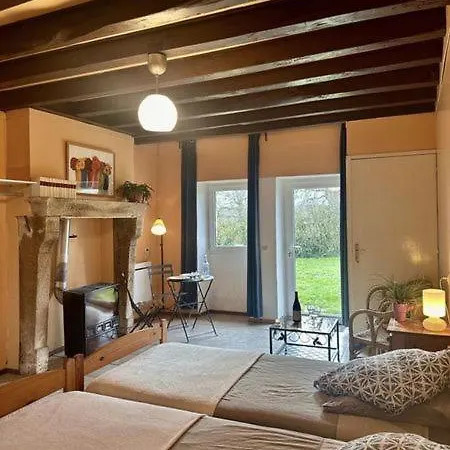 Des Fours Гостевой дом Agonges