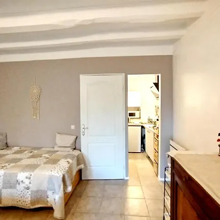 Гостевой дом Des Fours 3*